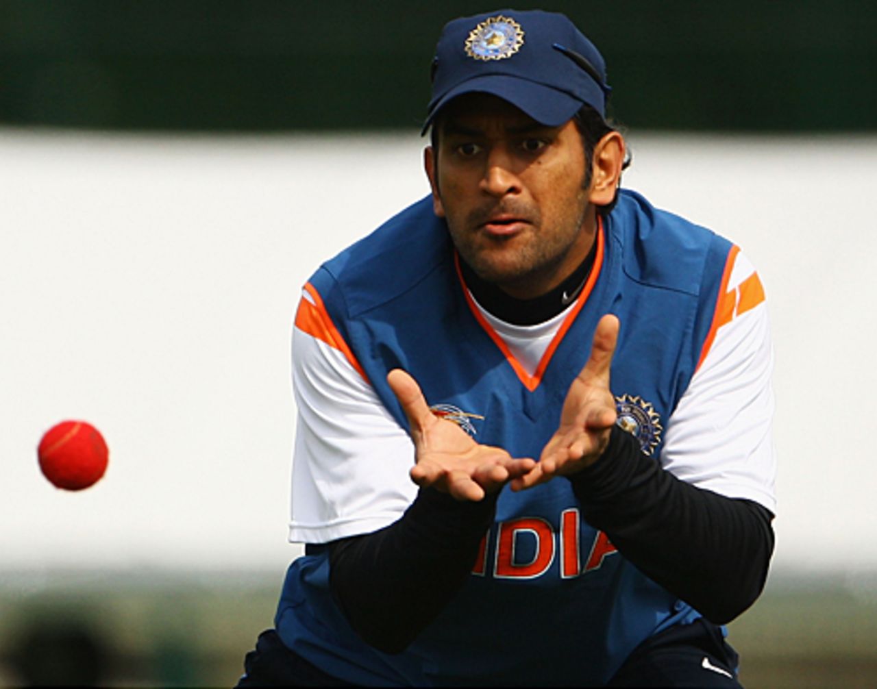 MS Dhoni concentrates hard during a fielding drill, Nottingham, June 9, 2009