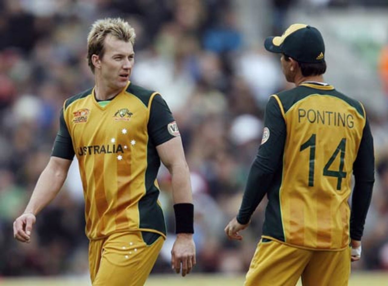 Ricky Ponting gives Brett Lee some advice, Australia v West Indies, ICC World Twenty20, The Oval, June 6, 2009