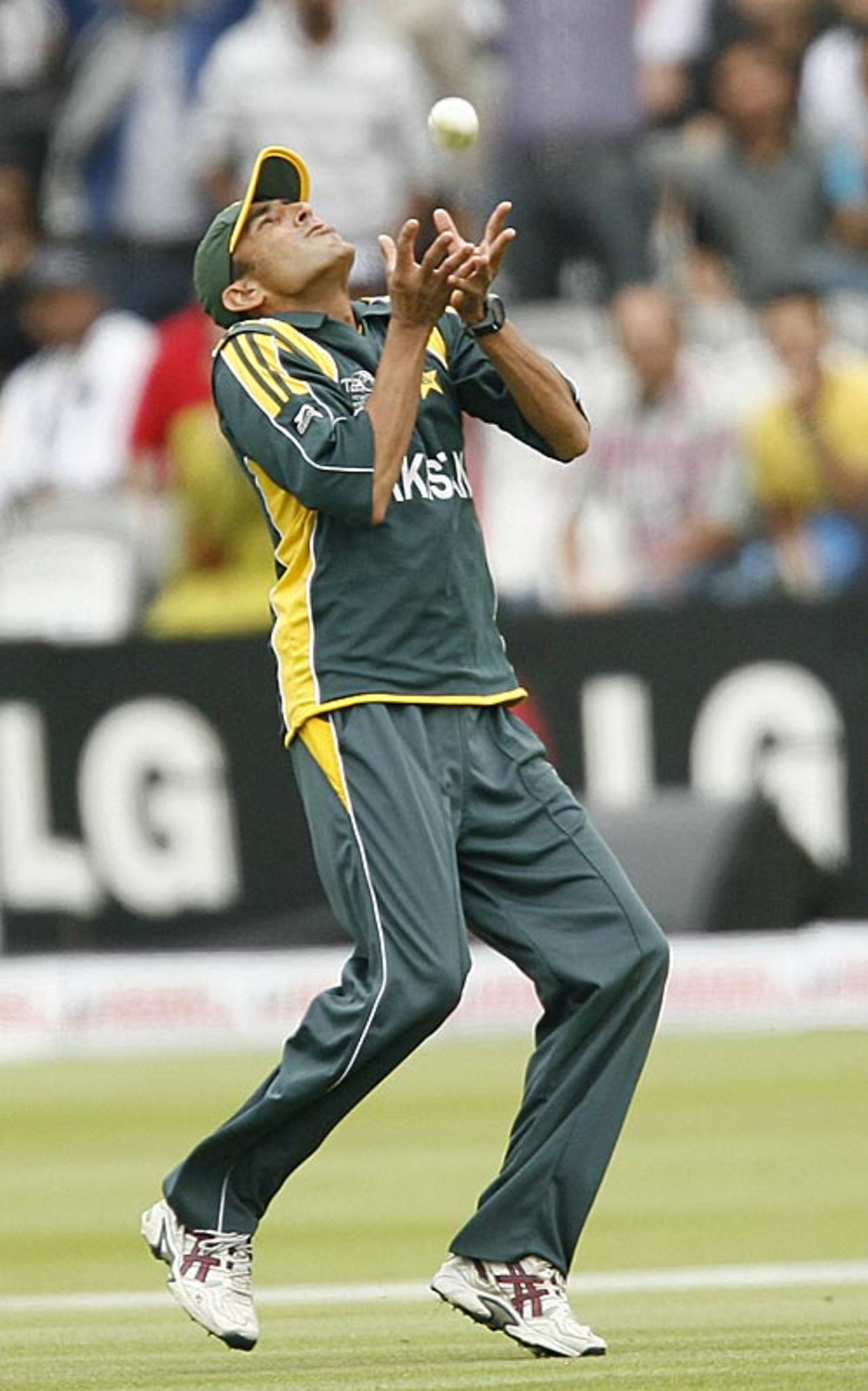 Younis snaps Sanath Jayasuriya, Pakistan v Sri Lanka, ICC World Twenty20 Super Eights, Lord's, June 12, 2009
