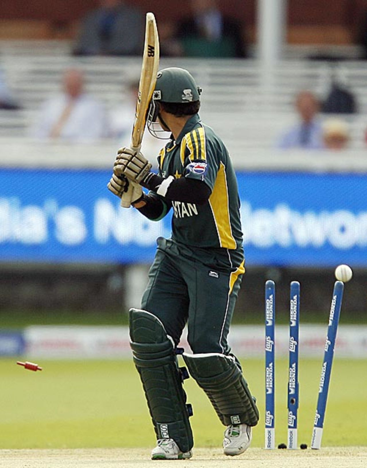 Salman Butt is castled by Angelo Mathews, Pakistan v Sri Lanka, ICC World Twenty20 Super Eights, Lord's, June 12, 2009