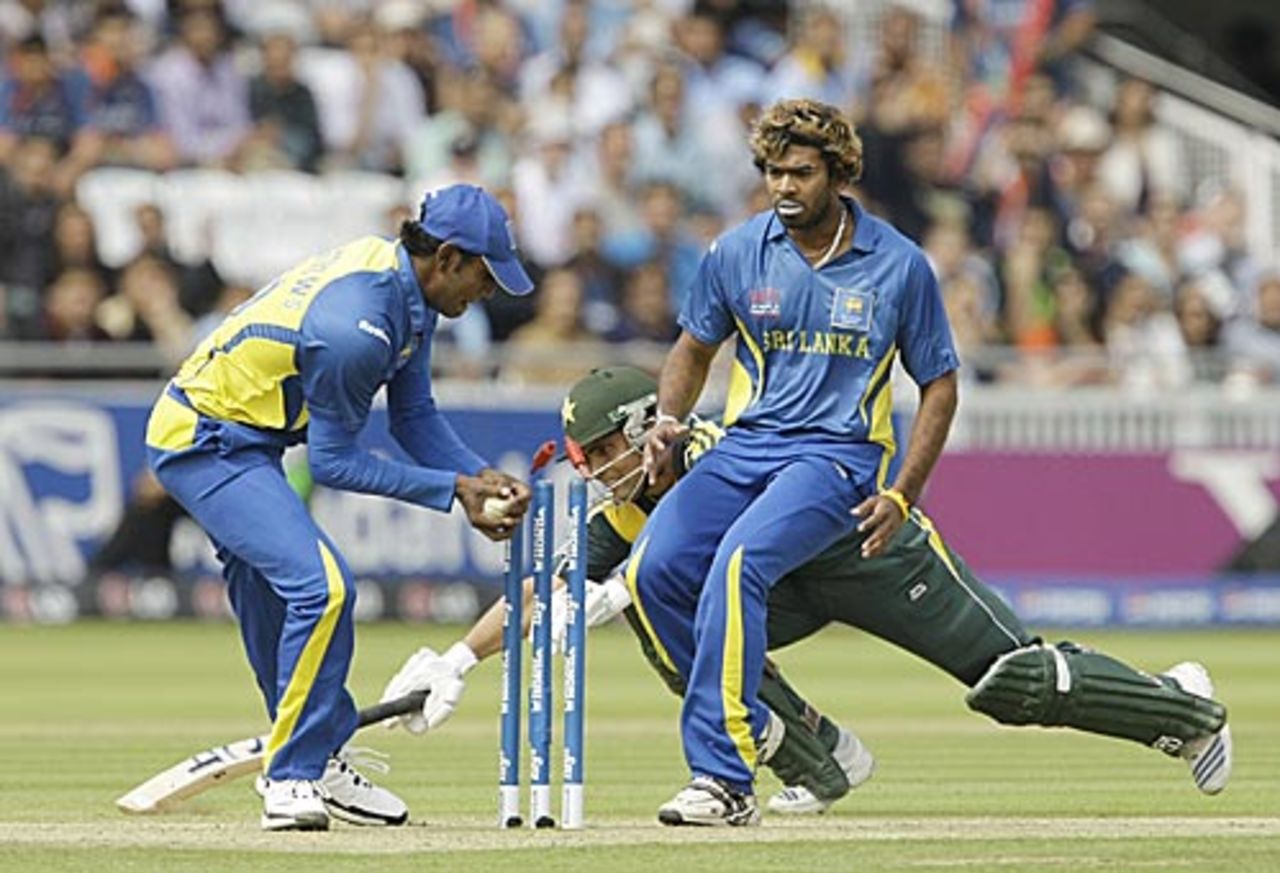 Angelo Mathews runs out Kamran Akmal, Pakistan v Sri Lanka, ICC World Twenty20 Super Eights, Lord's, June 12, 2009