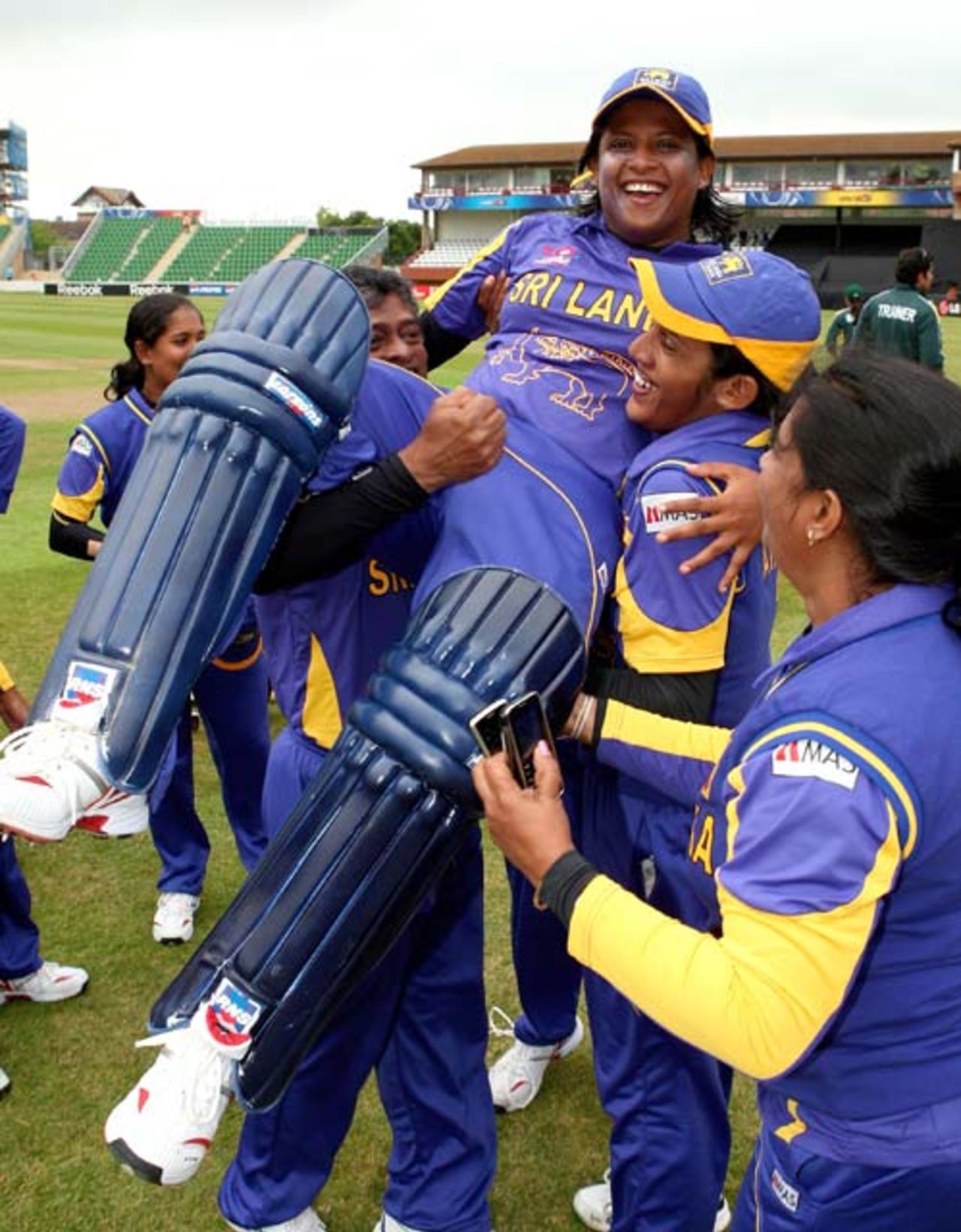 Sri Lanka's match-winner Eshani Kaushalya is chaired off the field by her team-mates, Pakistan v Sri Lanka, ICC Women's World Twenty20, Taunton, June 12, 2009