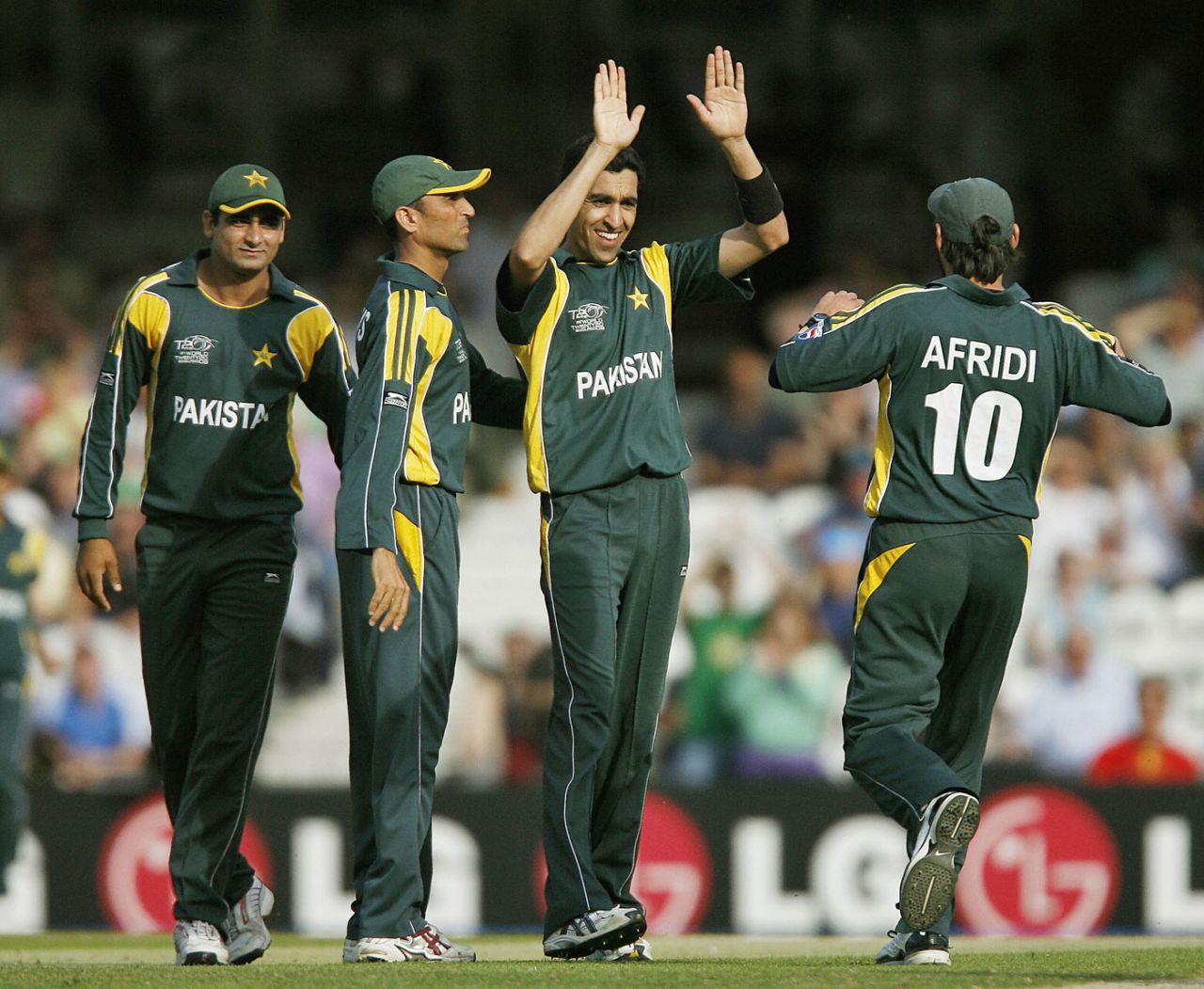 Umar Gul celebrates a wicket, New Zealand v Pakistan, ICC World Twenty20 Super Eights, The Oval, June 13,2009
