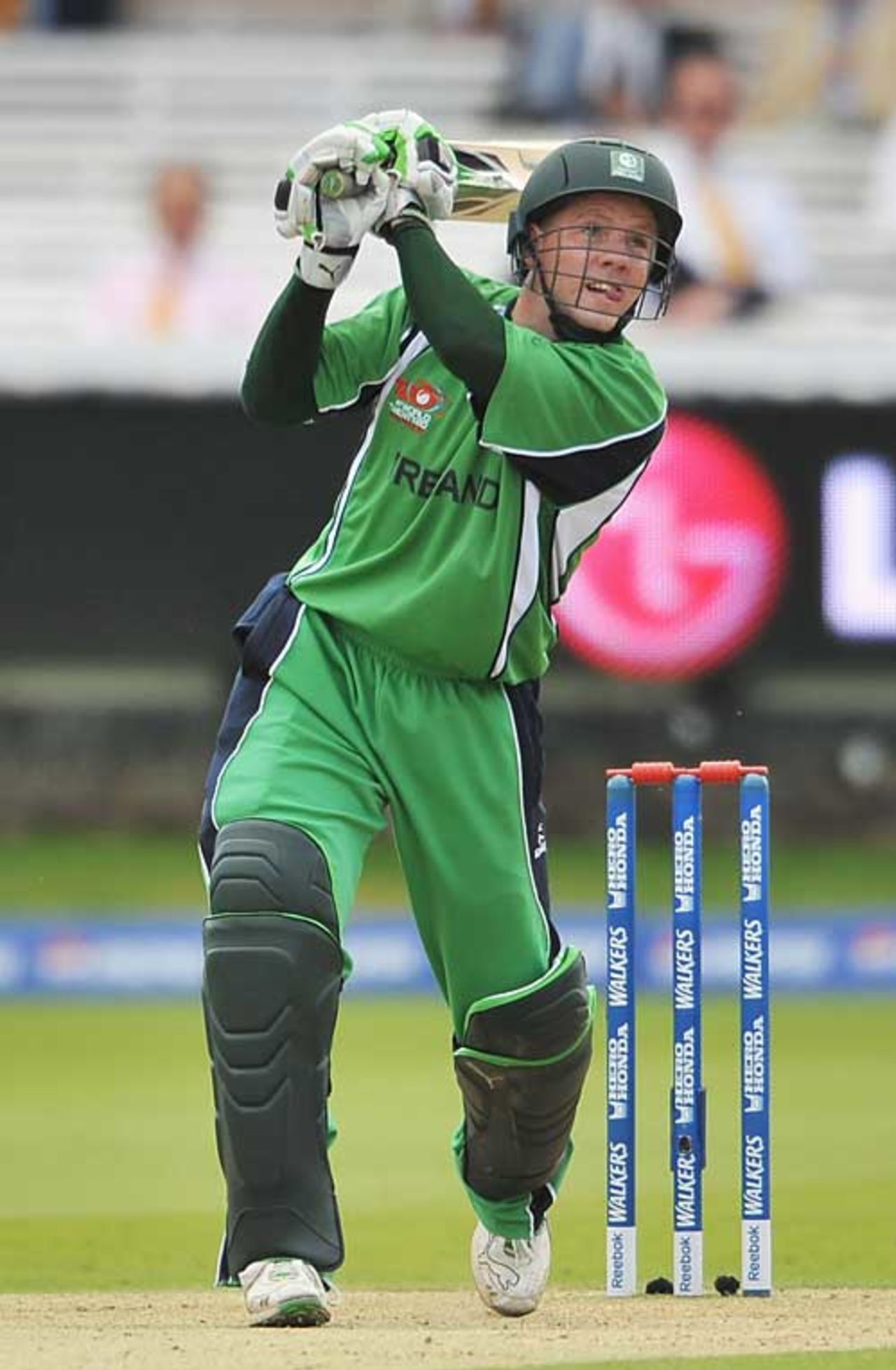 Niall O'Brien goes over the top, Ireland v Sri Lanka, ICC World Twenty20, Lord's, June 14, 2009