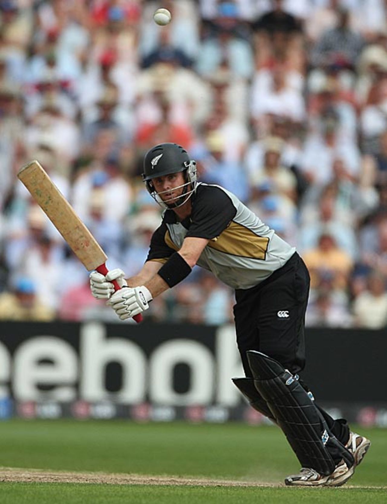 Aaron Redmond flicks, New Zealand v Sri Lanka, ICC World Twenty20 Super Eights, Trent Bridge, June 16, 2009 