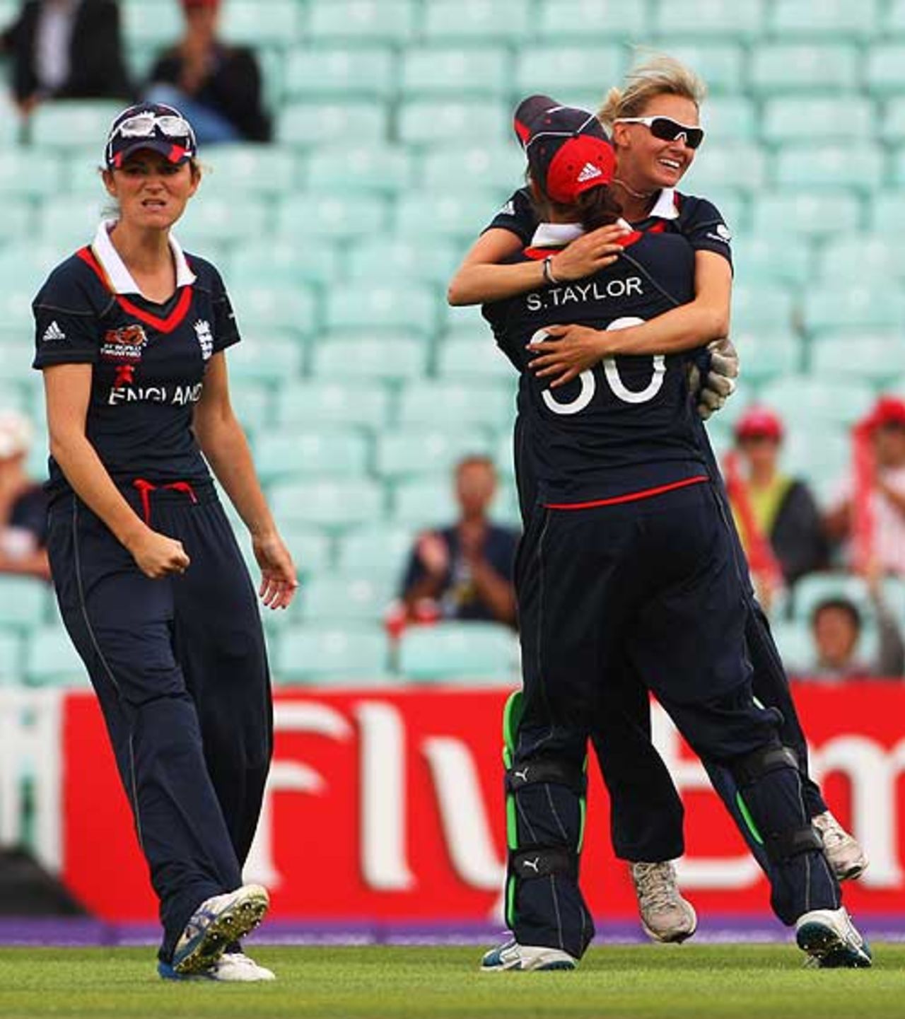 Charlotte Edwards, Laura Marsh and Sarah Taylor celebrate, 2nd Semi-Final: England Women v Australia Women, ICC Women's World Twenty20, The Oval, June 19, 2009