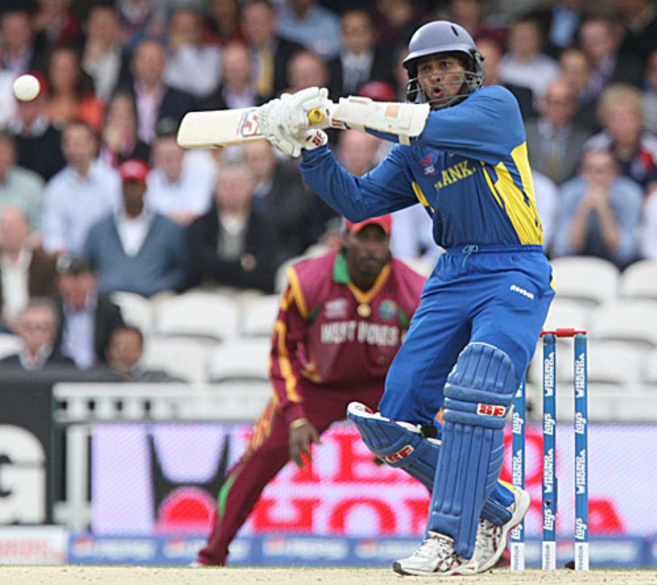 Tillakaratne Dilshan shapes to club it over the on side, Sri Lanka v West Indies, ICC World Twenty20, 2nd semi-final, The Oval, June 19, 2009 