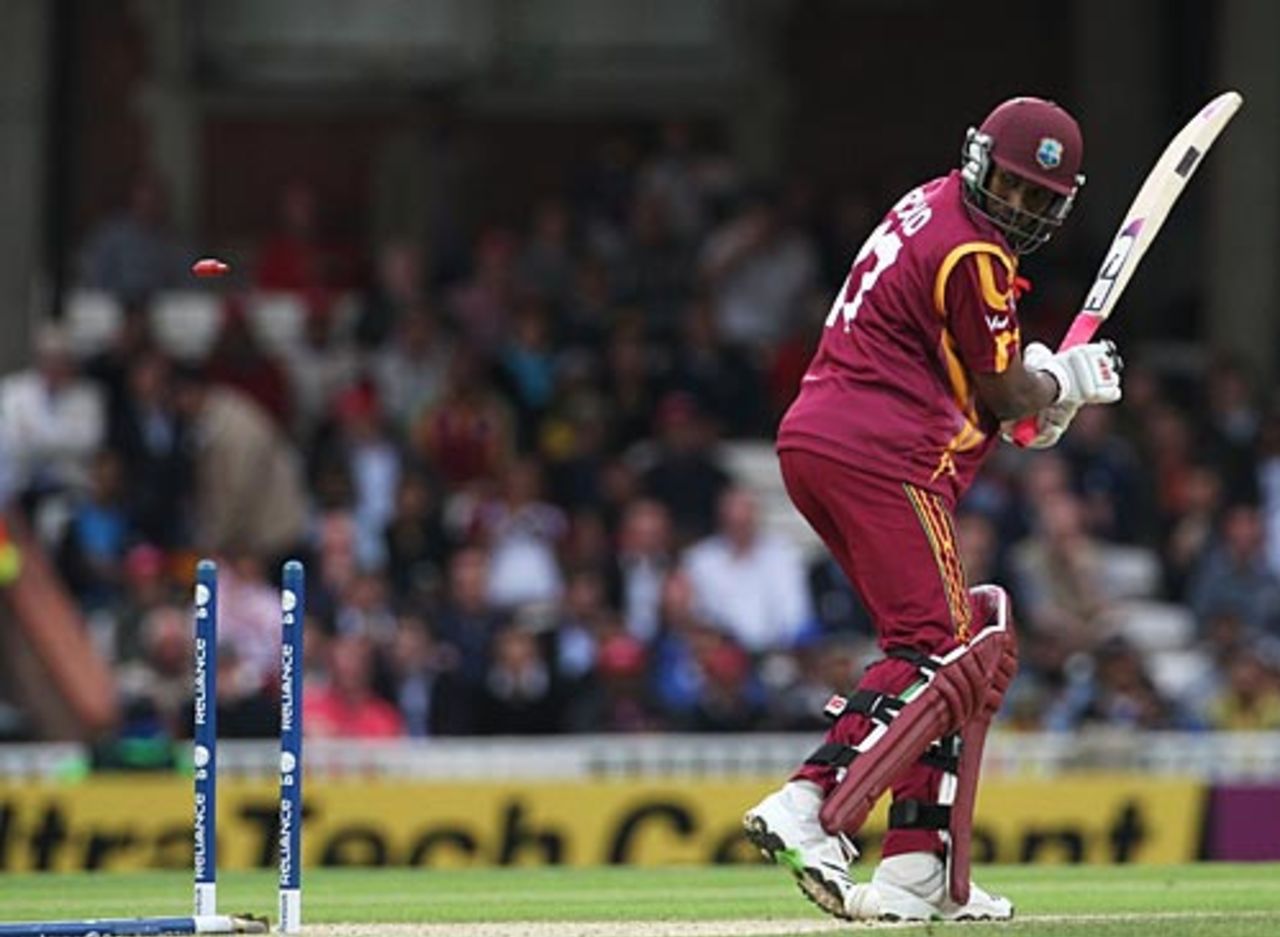Dwayne Bravo loses his middle stump, Sri Lanka v West Indies, ICC World Twenty20, 2nd semi-final, The Oval, June 19, 2009 