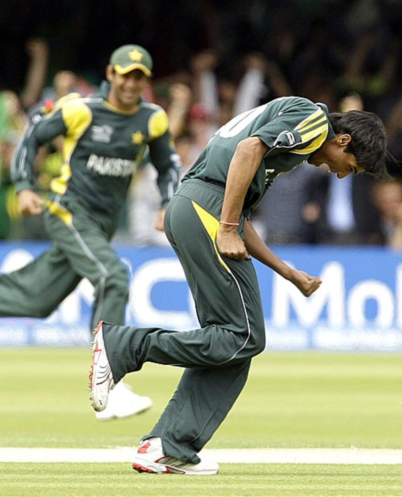 Mohammad Aamer gave Pakistan their first breakthrough, Pakistan v Sri Lanka, ICC World Twenty20 final, Lord's, June 21, 2009