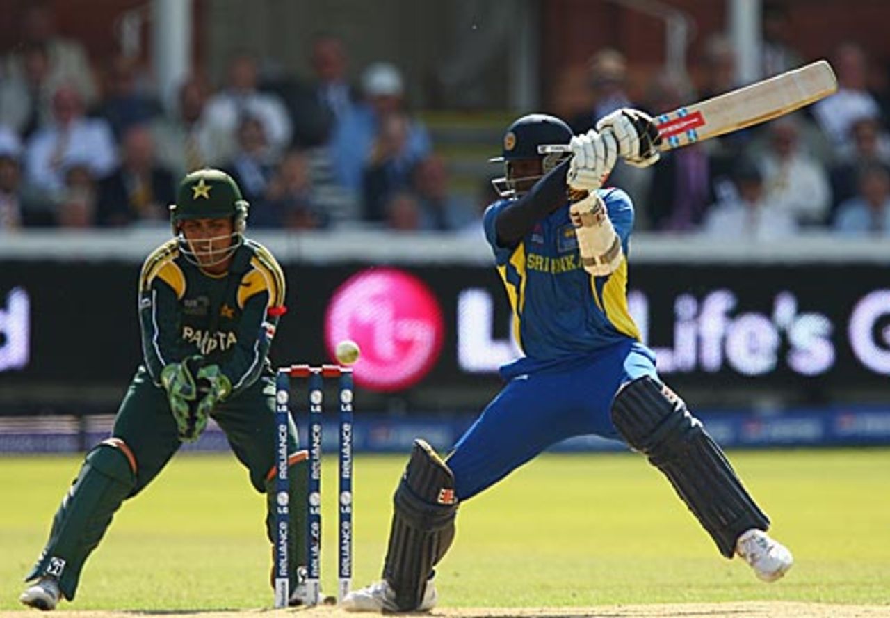 Angelo Mathews attempts a cut, Pakistan v Sri Lanka, ICC World Twenty20 final, Lord's, June 21, 2009 