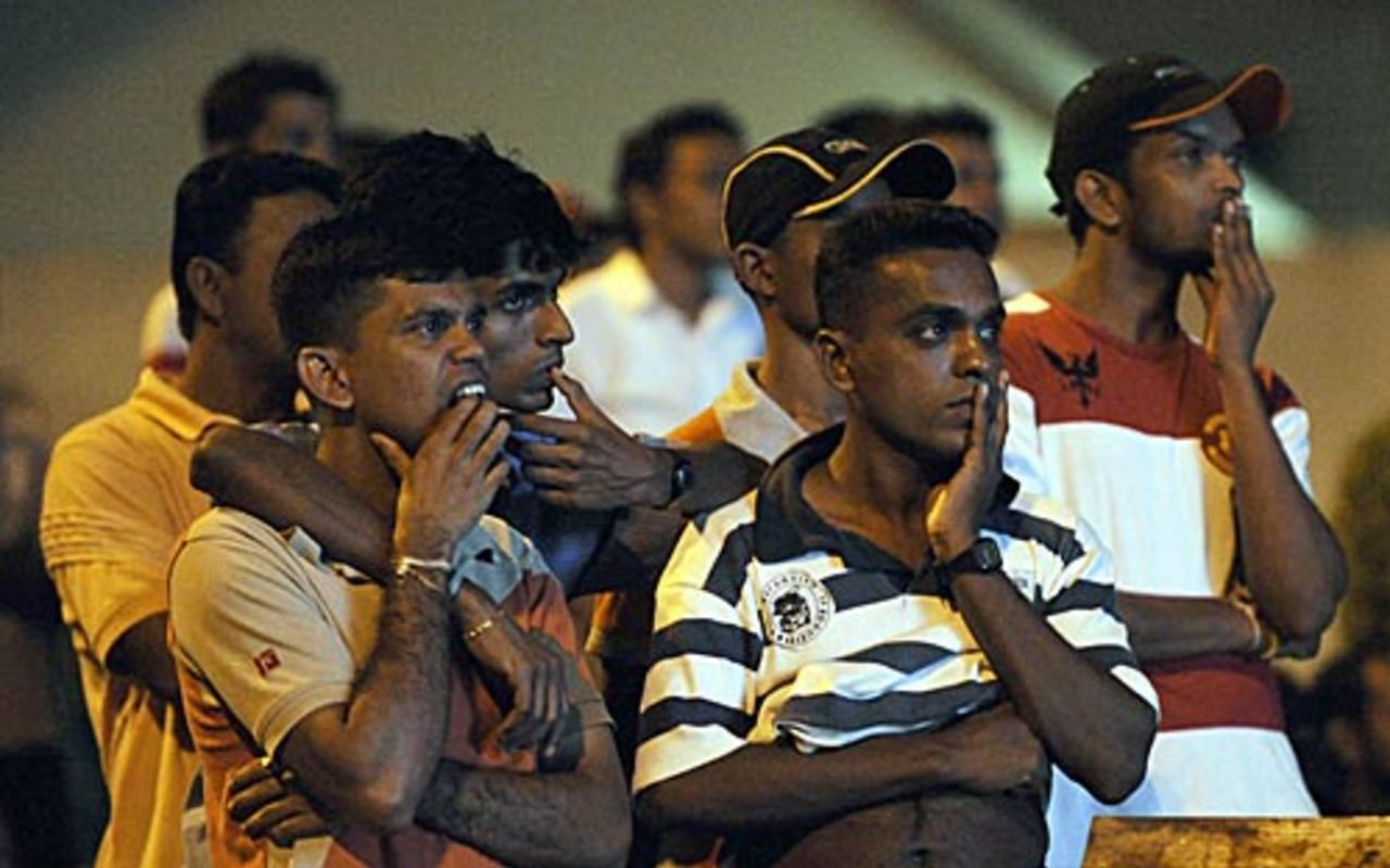 Sri Lankan fans can't hide their disappointment, Sri Lanka, June 21, 2009