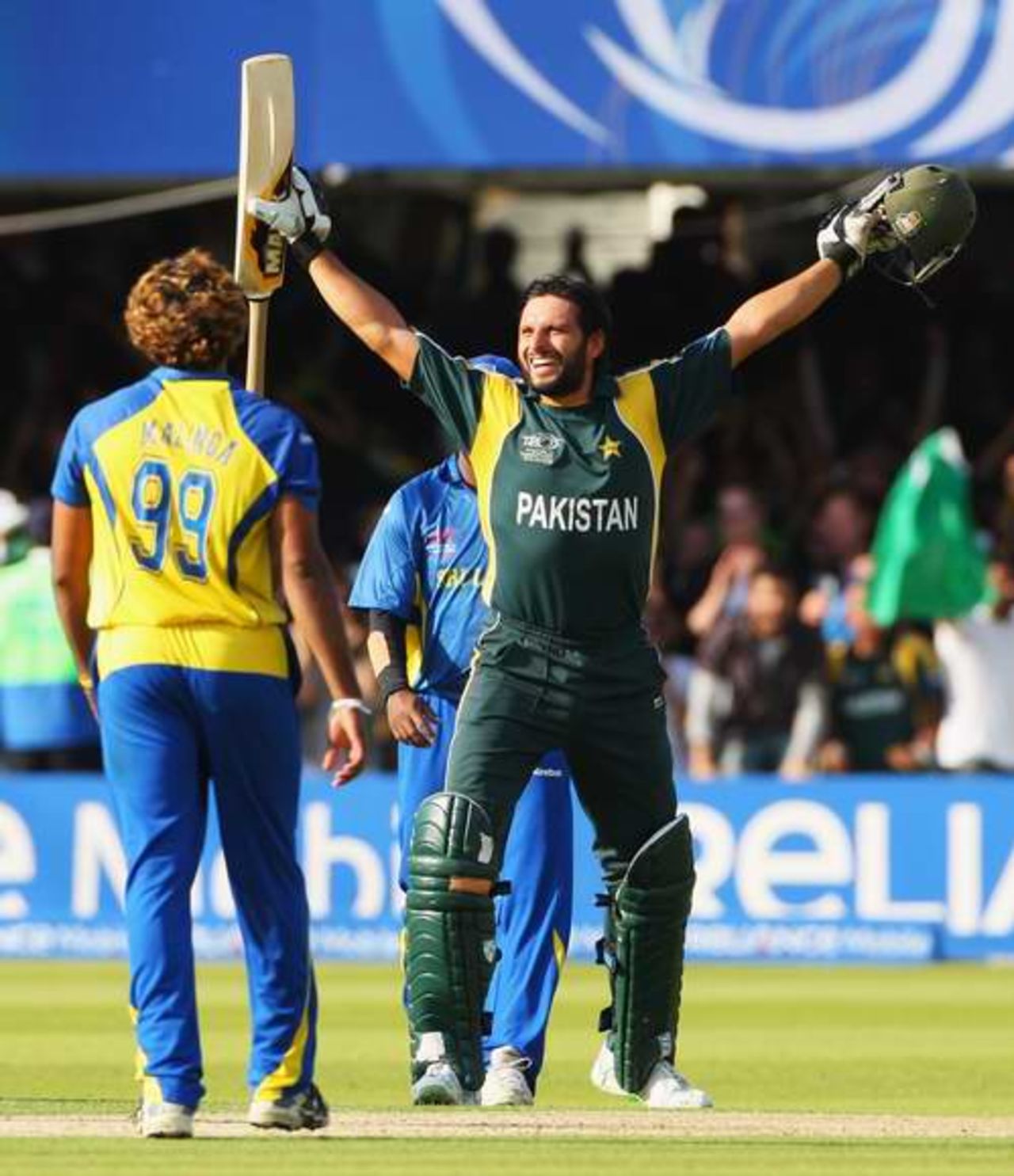 Shahid Afridi celebrates after hitting the winning run, as Lasith Malinga looks on, Pakistan v Sri Lanka, ICC World Twenty20 final, Lord's, June 21, 2009 