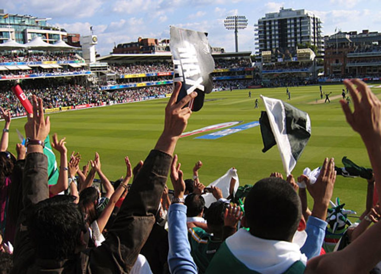 Pakistan fans show their support, Pakistan v Sri Lanka, ICC World Twenty20 final, Lord's, June 21, 2009 
