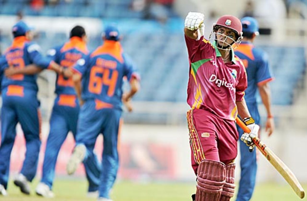 Shivnarin Chanderpaul made a fighting 63, West Indies v India, 1st ODI, Kingston, June 26, 2009 