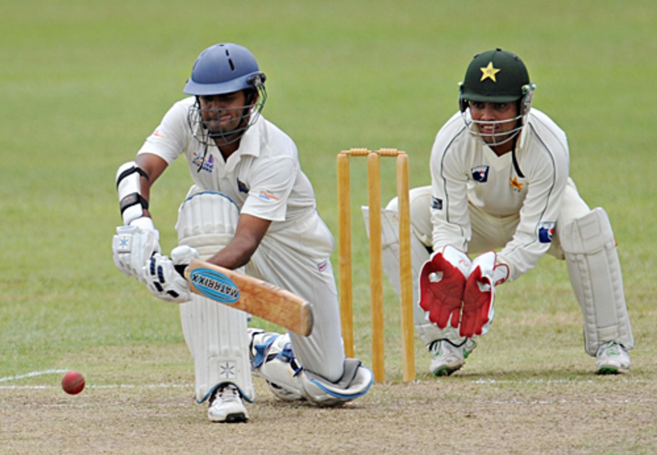 Lahiru Thirimanne shapes to sweep, Sri Lanka Cricket XI v Pakistanis, Colts Cricket Club Ground, Colombo, June 29, 2009