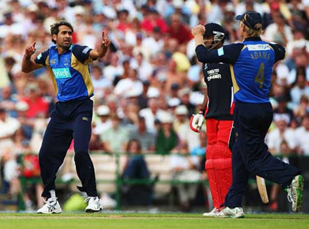 Imran Tahir claimed three key wickets in Hampshire's victory, Lancashire v Hampshire, Friends Provident Trophy semi-final, Hove, July 5, 2009
