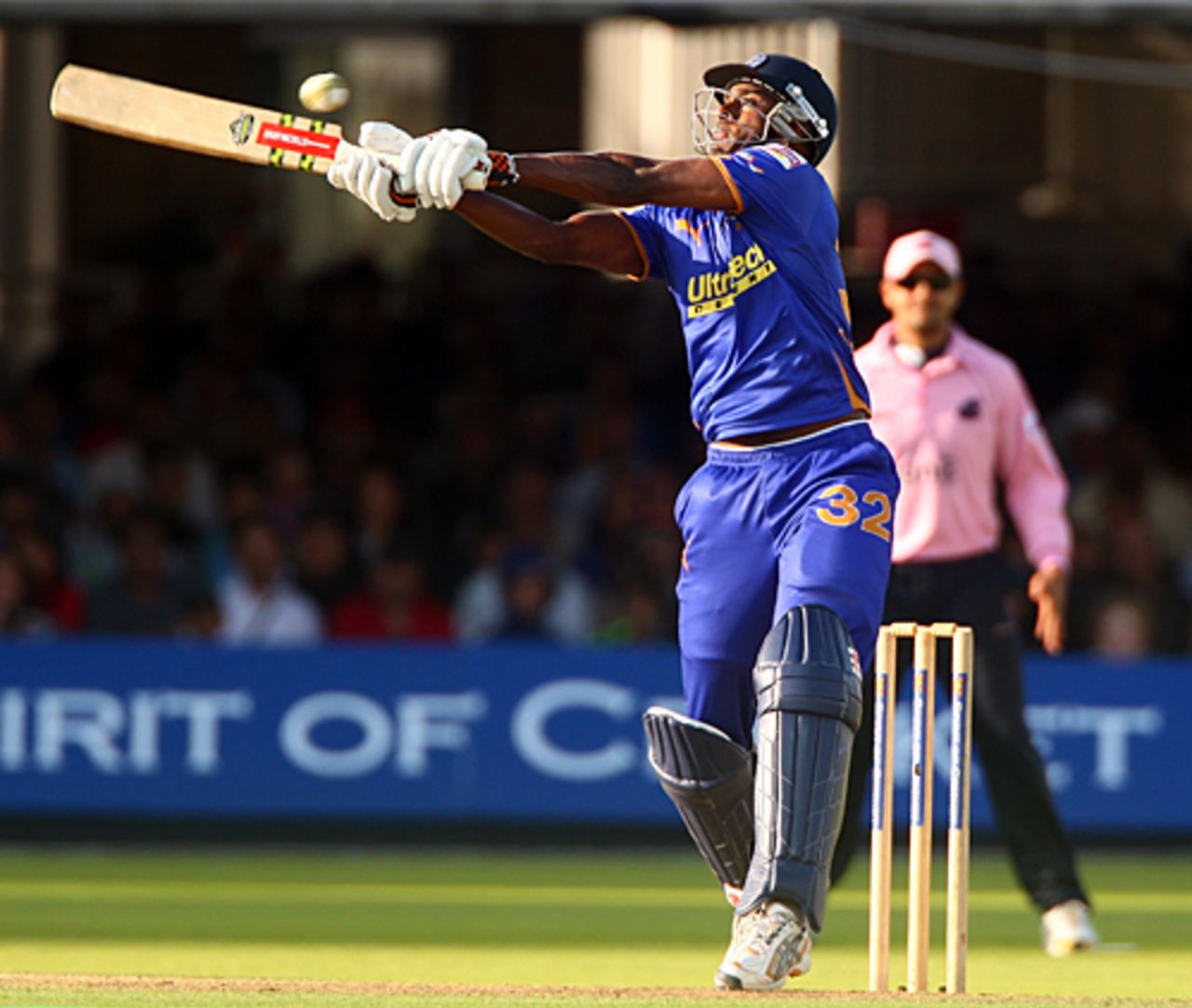 Dimitri Mascarenhas tries for maximum, Middlesex v Rajasthan Royals, British Asian Cup, Lord's, July 6, 2009