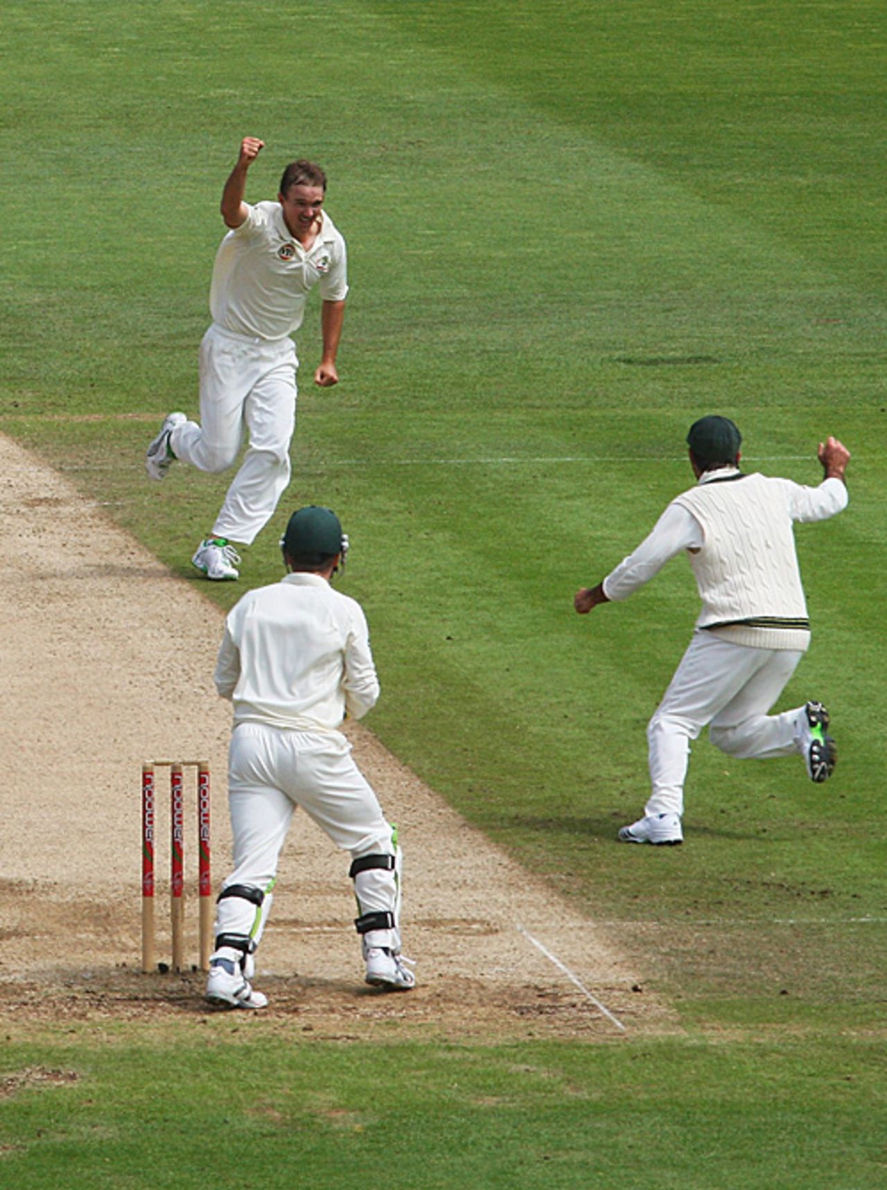 Nathan Hauritz pumps his fist after dismissing Matt Prior, England v Australia, 1st Test, Cardiff, 5th day, July 12, 2009