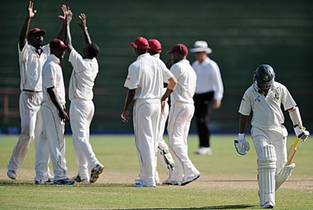 West Indies celebrate the wicket of Mohammad Ashraful, West Indies v Bangladesh, 1st Test, Kingstown, 4th day, July 12, 2009