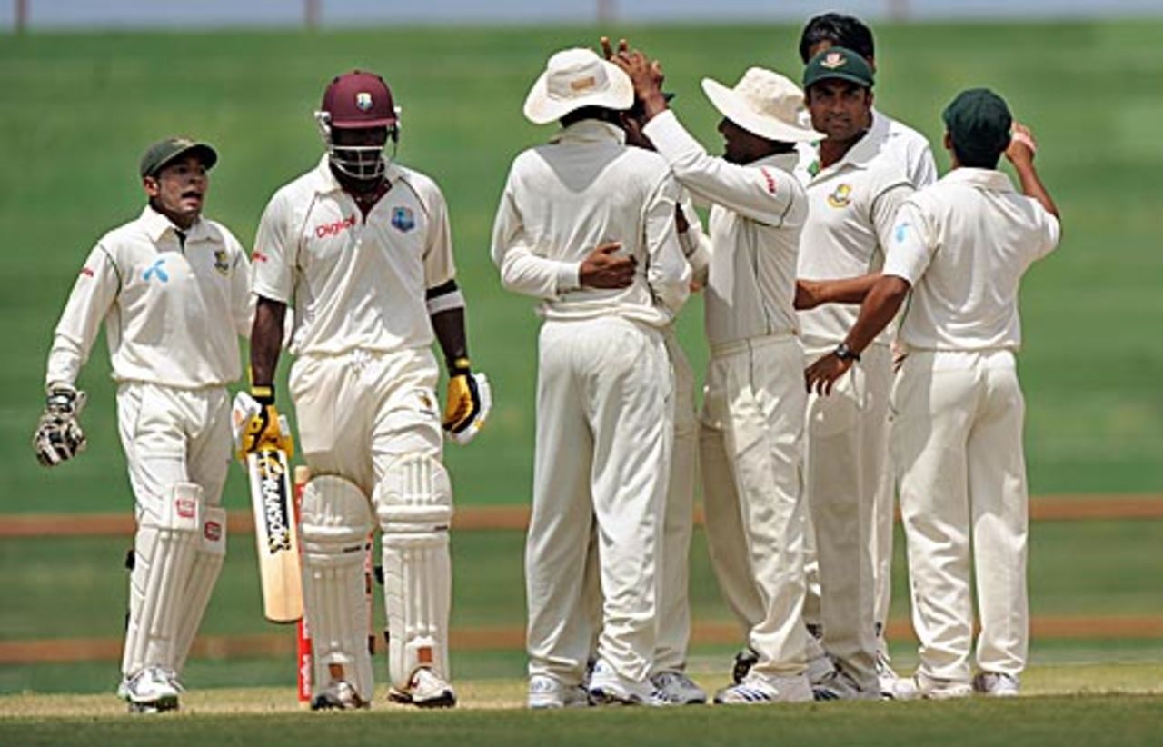 Dale Richards walks back after being run out for 14, West Indies v Bangladesh, 1st Test, Kingstown, 5th day, July 13, 2009