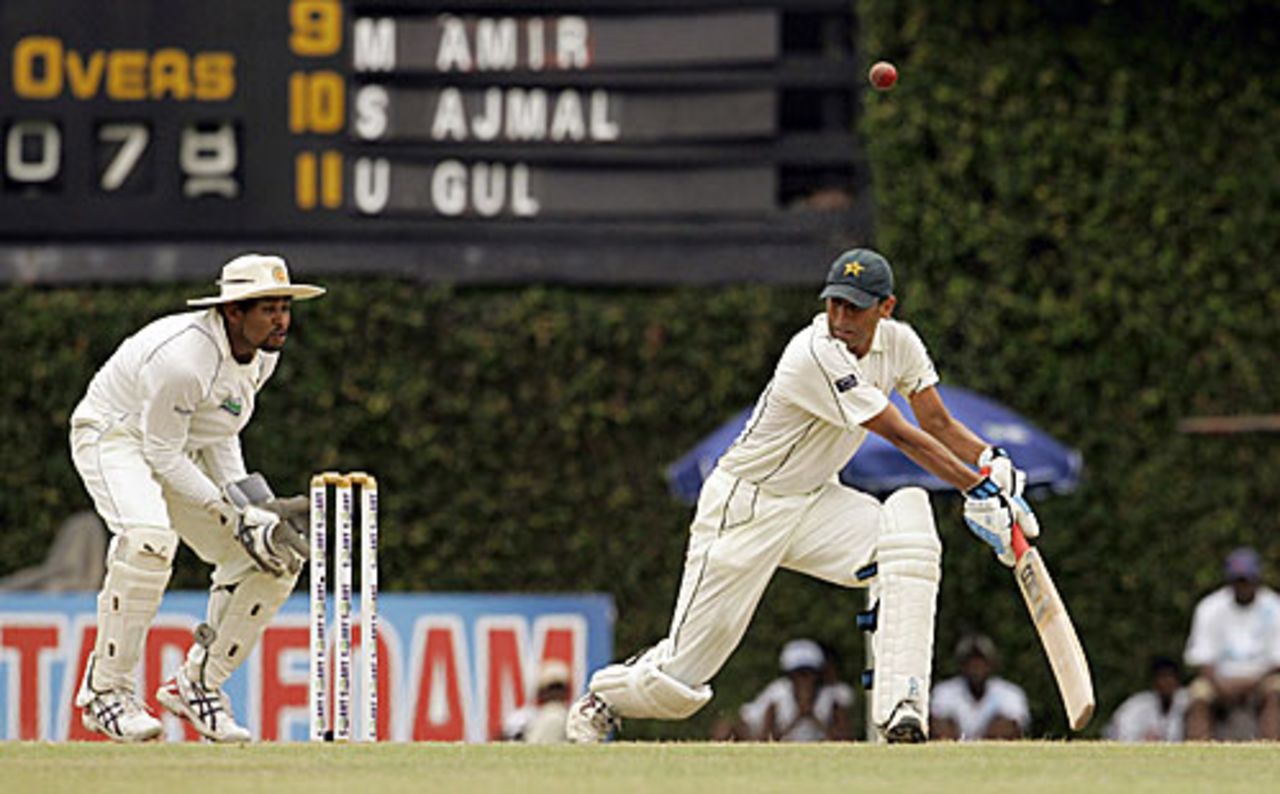 Younis Khan is dismissed while playing the reverse sweep, Sri Lanka v Pakistan, 2nd Test, Colombo, 3rd day, July 14, 2009 