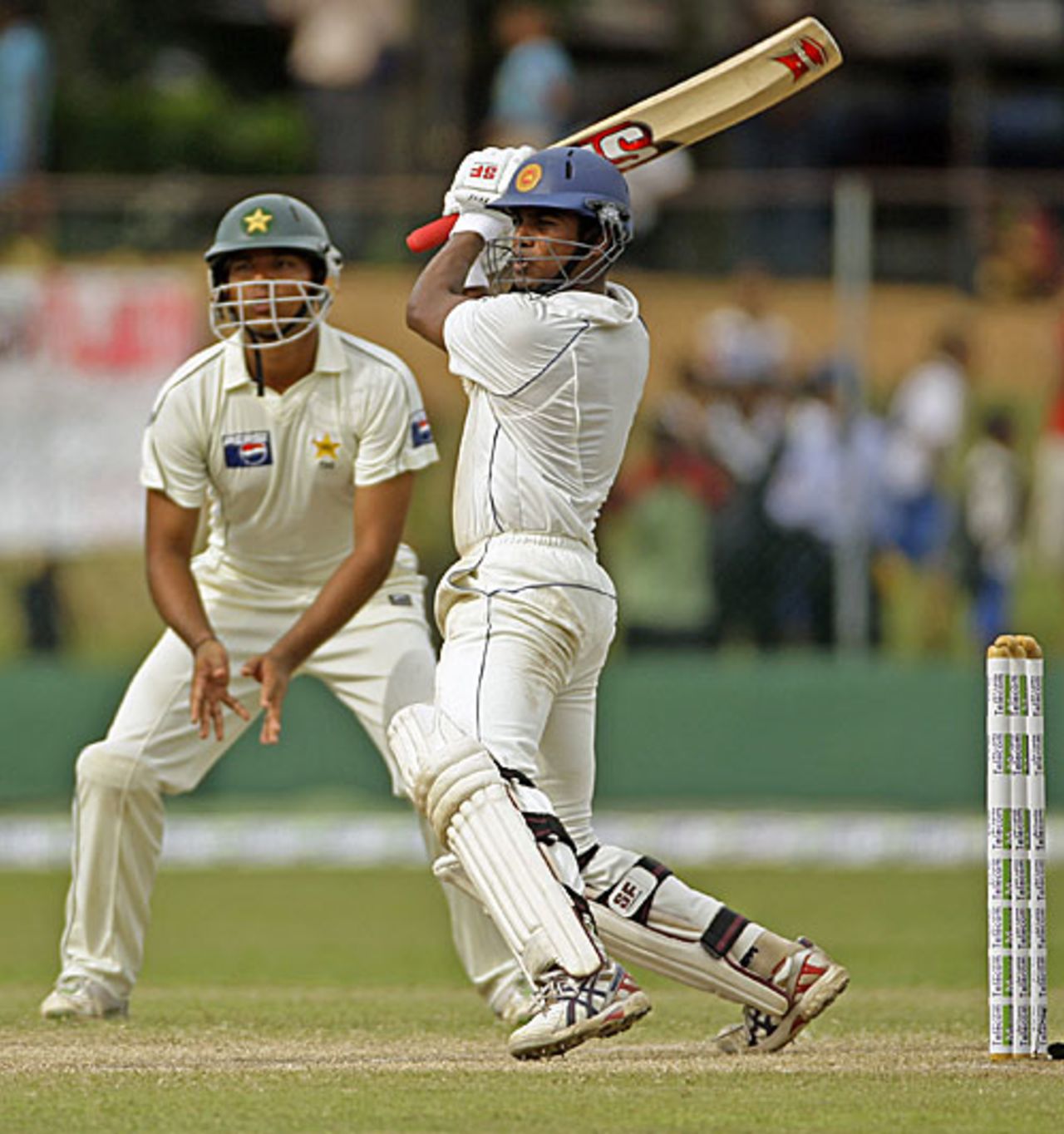 Malinda Warnapura cuts hard during his fifty, Sri Lanka v Pakistan, 2nd Test, Colombo, 3rd day, July 14, 2009 