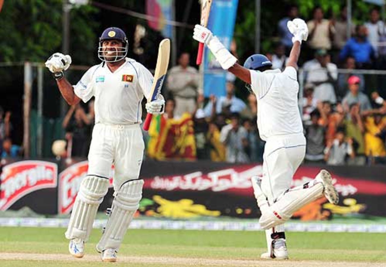 Mahela Jayawardene and Thilan Samaraweera erupt as Sri Lanka seal the series, Sri Lanka v Pakistan, 2nd Test, Colombo, 3rd day, July 14, 2009 