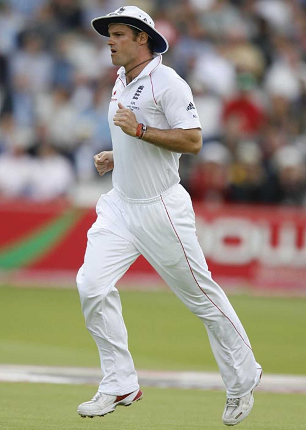 Andrew Strauss runs on the third morning, England v Australia, 2nd Test, Lord's, 3rd day, July 18, 2009