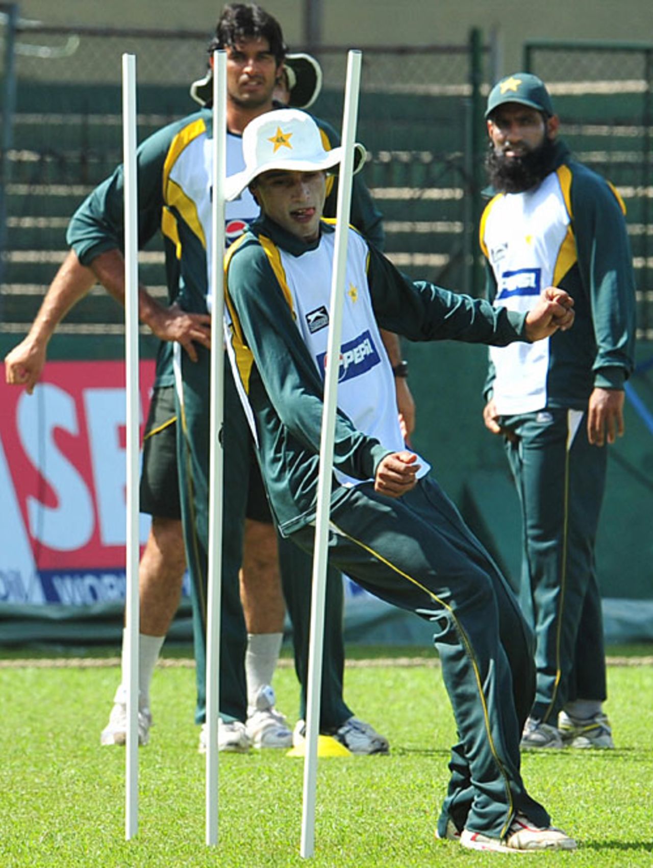 Mohammad Aamer goes through drills, Colombo, July 19, 2009