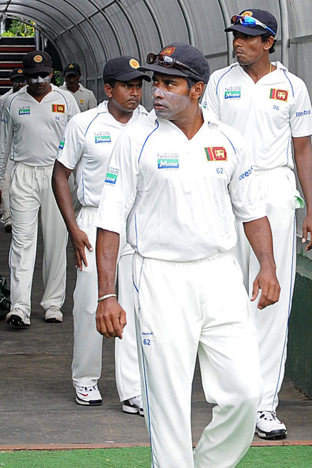 Chaminda Vaas walks on to the field in his final Test, Sri Lanka v Pakistan, 3rd Test, 1st day, Colombo, July 20, 2009