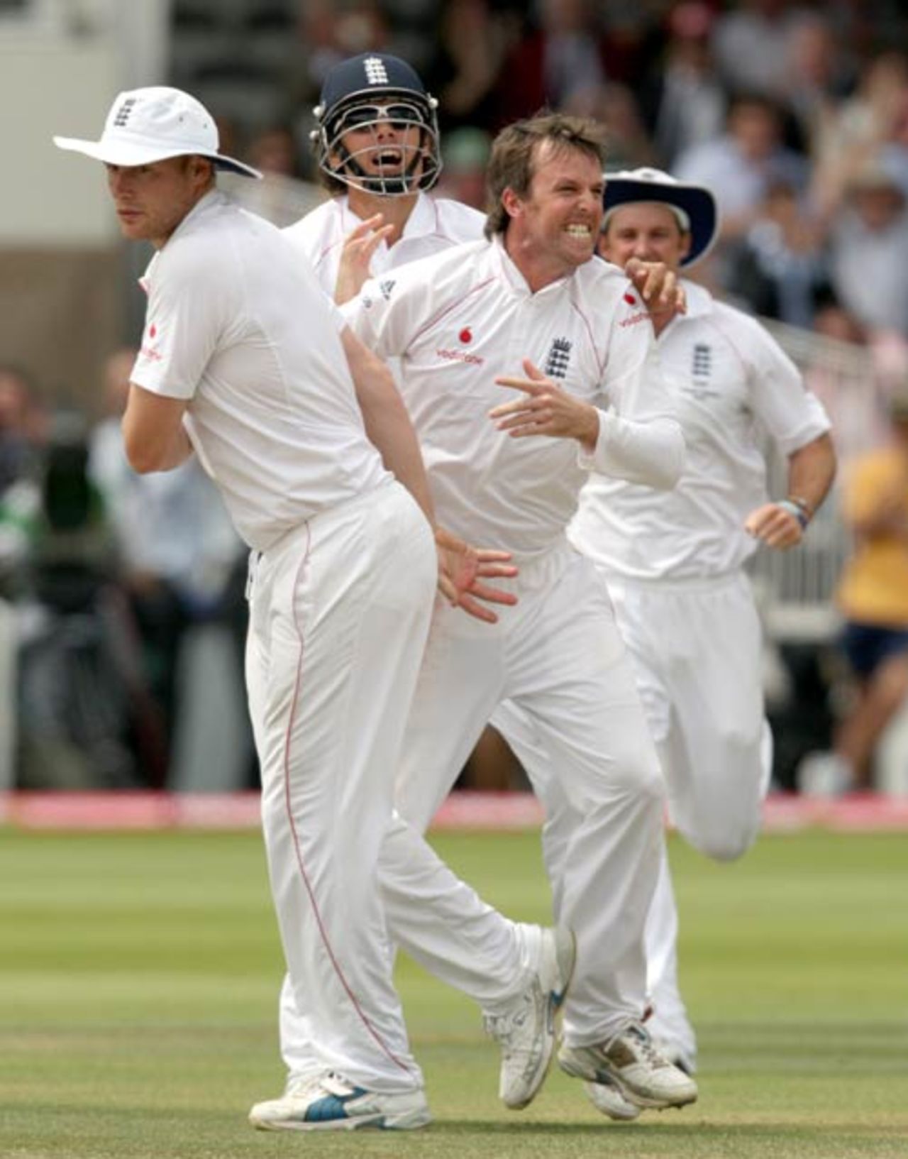 Graeme Swann is mobbed after picking up the final wicket, England v Australia, 2nd Test, Lord's, 5th day, July 20, 2009