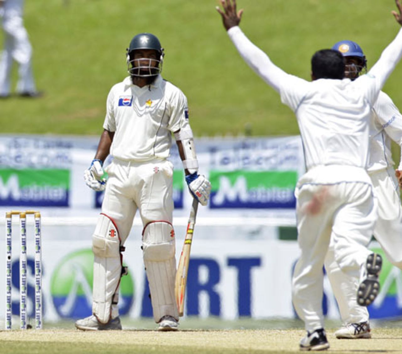 Rangana Herath celebrates dismissing Mohammad Yousuf, Sri Lanka v Pakistan, 3rd Test, Colombo, 3rd day, July 22, 2009