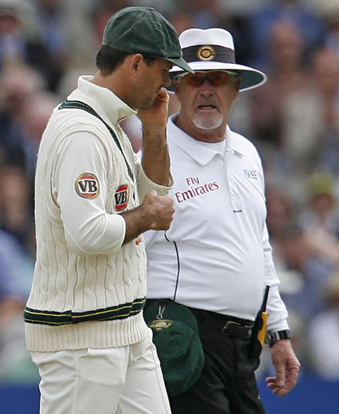 Rudi Koertzen makes a point to Ricky Ponting, England v Australia, 2nd Test, Lord's, 3rd day, July 18, 2009