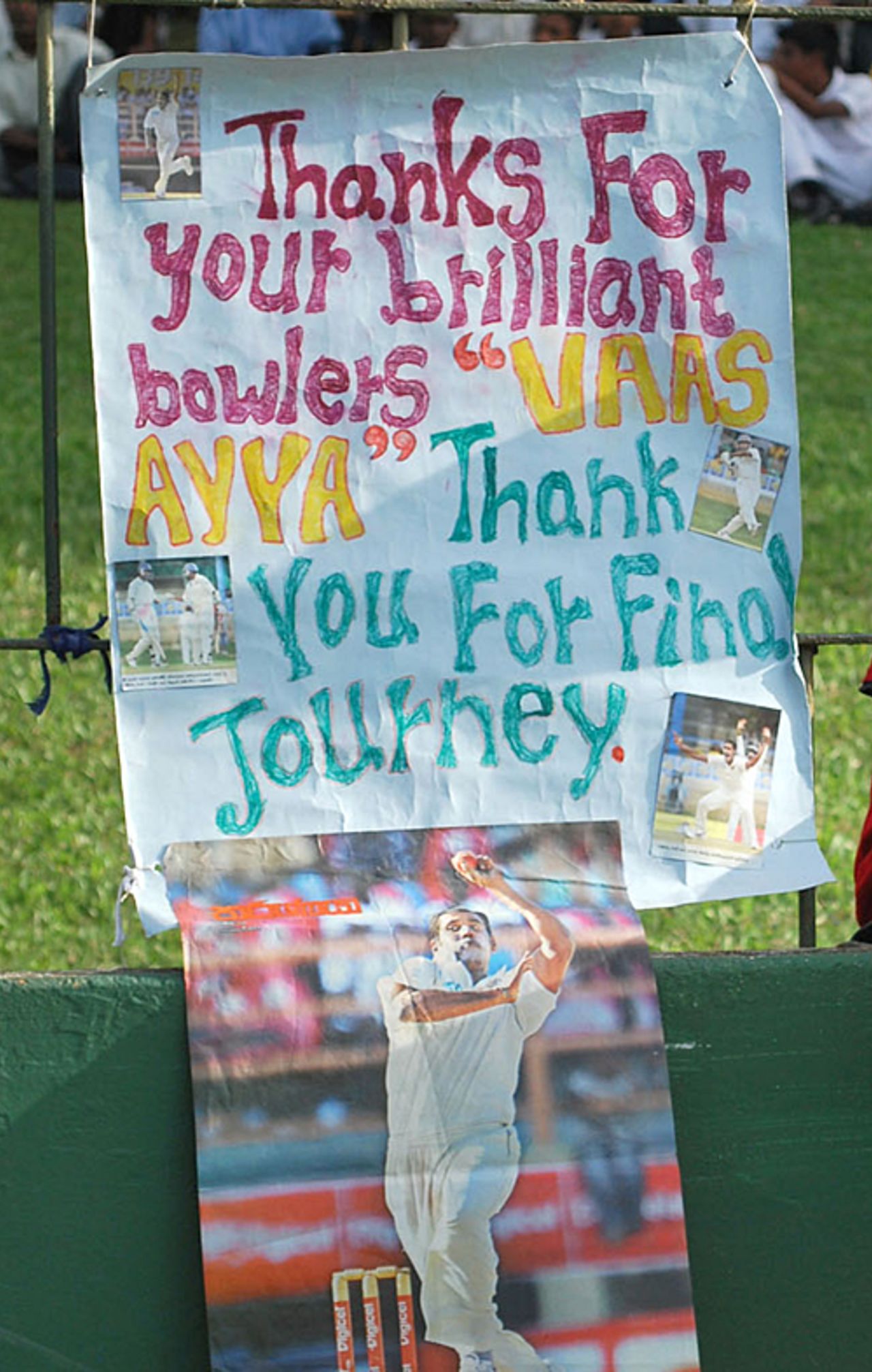 A poster paying tribute to Chaminda Vaas during his final Test, Sri Lanka v Pakistan, 3rd Test, Colombo, 4th day, July 23, 2009 