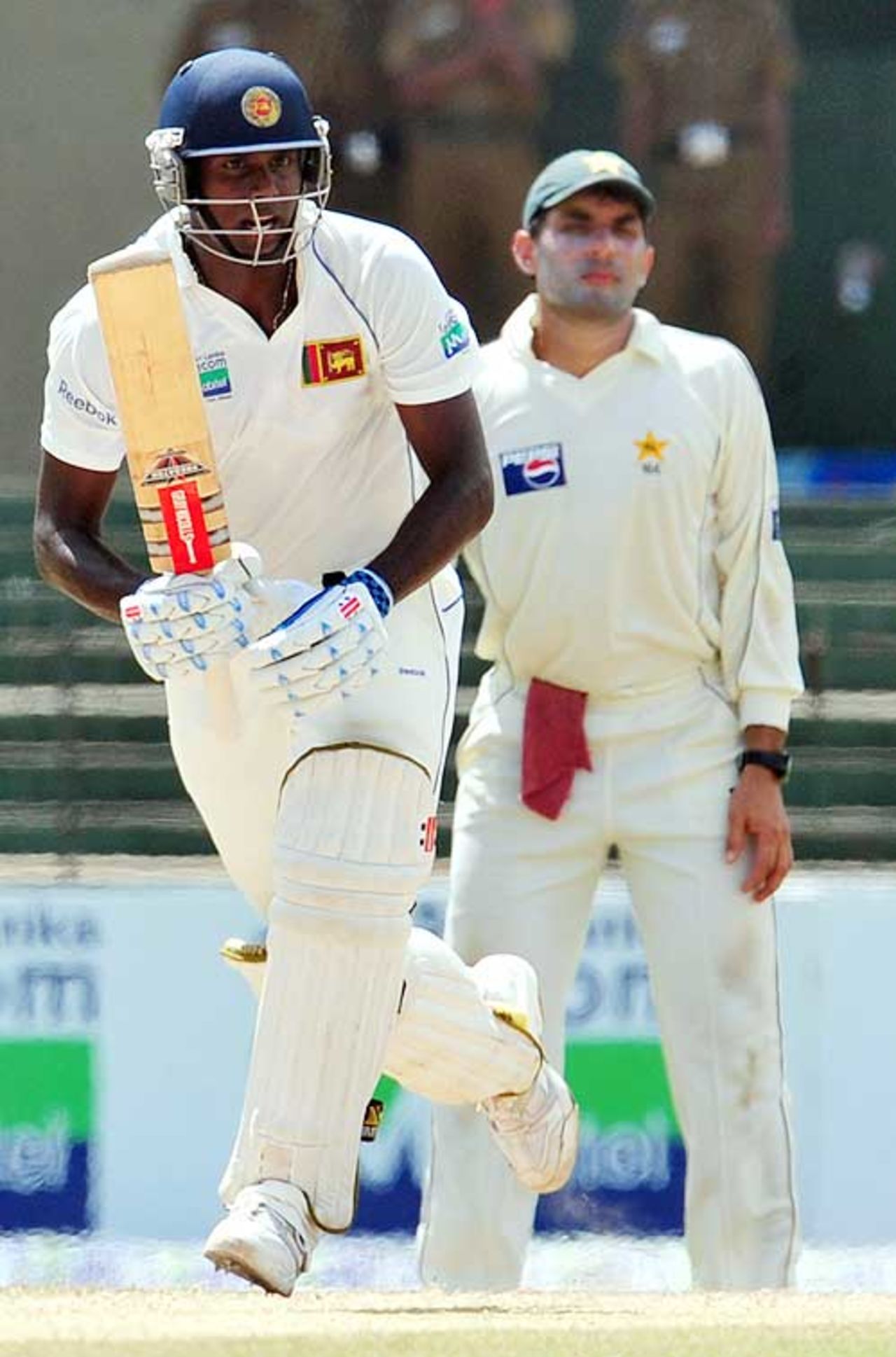 Angelo Mathews pinches a single, Sri Lanka v Pakistan, 3rd Test, Colombo, 5th day, July 24, 2009