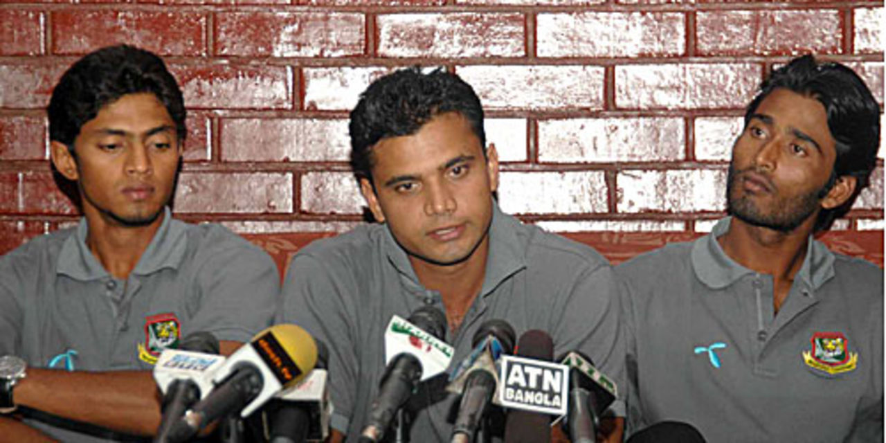 Sahgir Hossain, Mashrafe Mortaza and Shahadat Hossain speak to the media after their return to Bangladesh, Dhaka, July 24, 2009