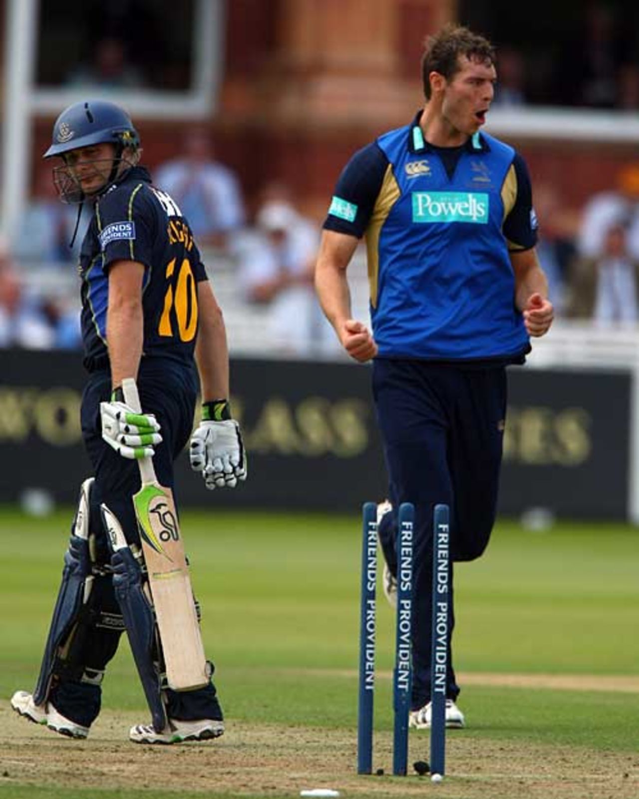 Chris Tremlett removed Luke Wright for 7, Hampshire v Sussex, Friends Provident Trophy final, Lord's, July 25, 2009
