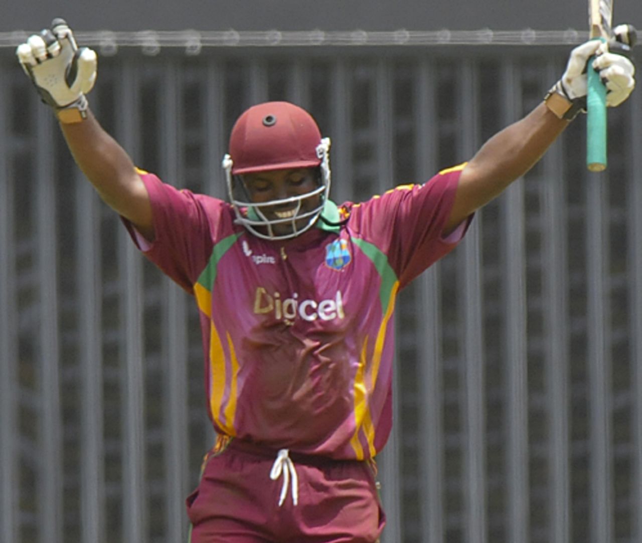 Travis Dowlin brings up his hundred, West Indies v Bangladesh, 2nd ODI, Dominica, July 28, 2009