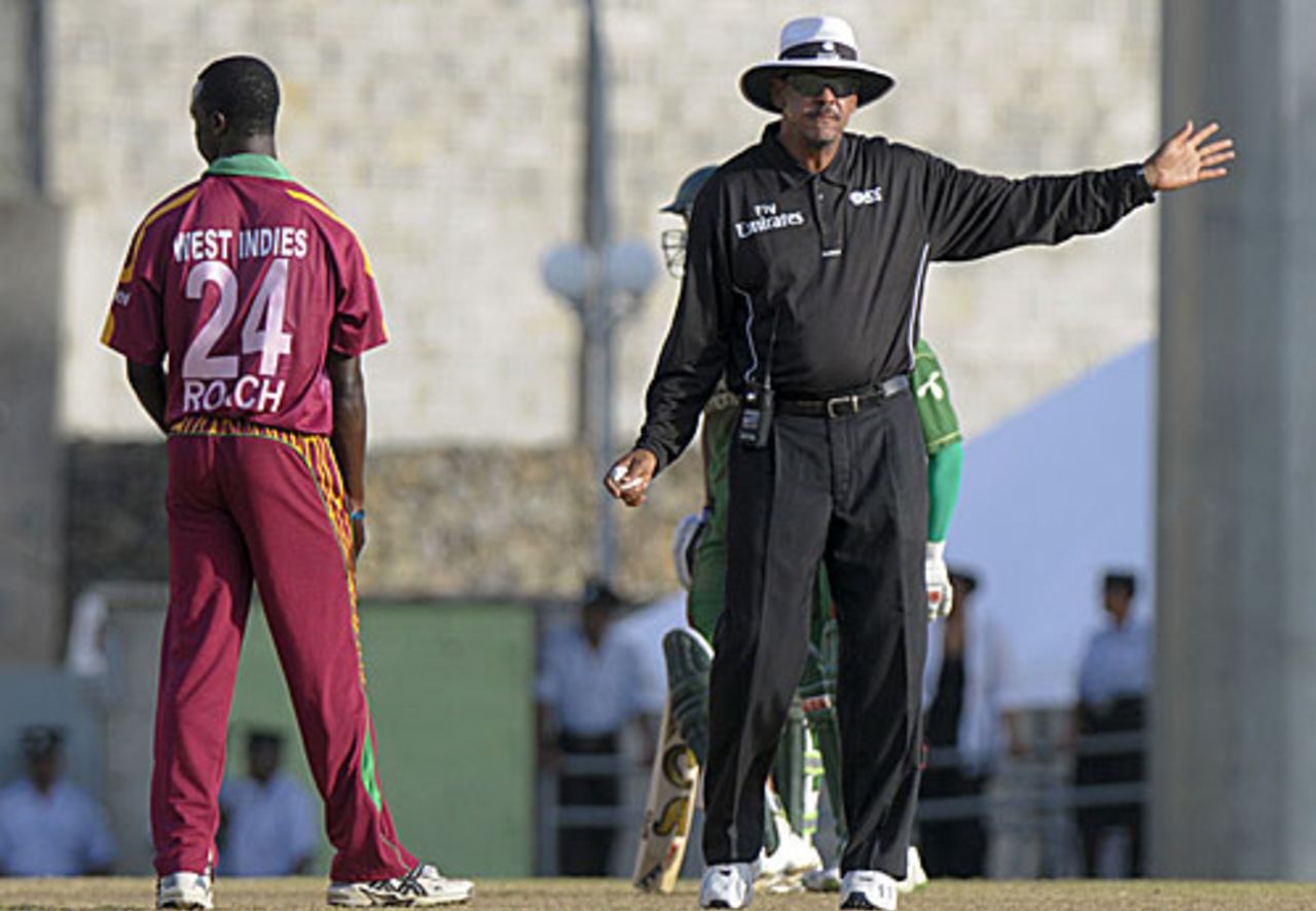 Kemar Roach's spell comes to end when the umpire signals the second no-ball for bowling beamers, West Indies v Bangladesh, 2nd ODI, Dominica, July 28, 2009 