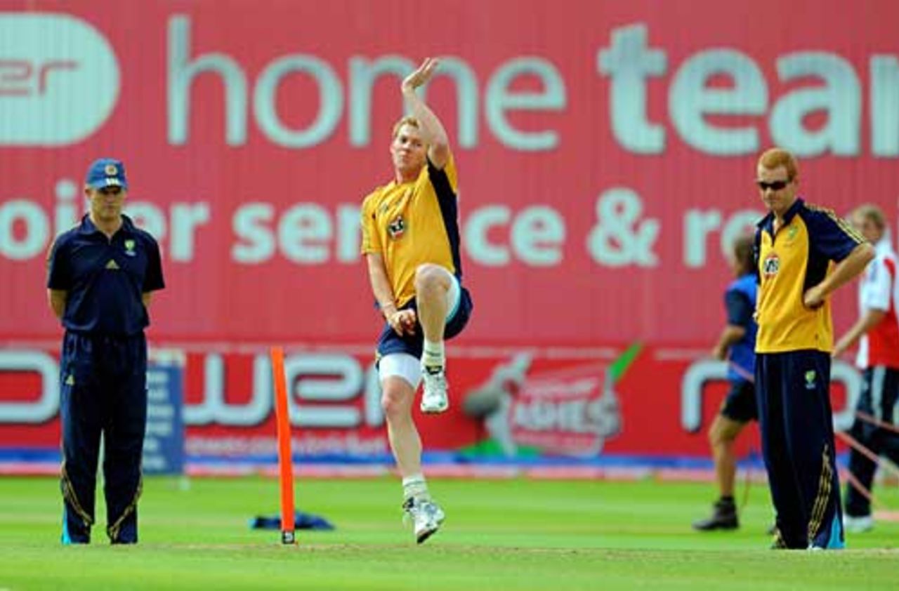 Brett Lee bowls under the watchful eye of selector Jamie Cox, England v Australia, 3rd Test, Edgbaston, 3rd day, August 2, 2009
