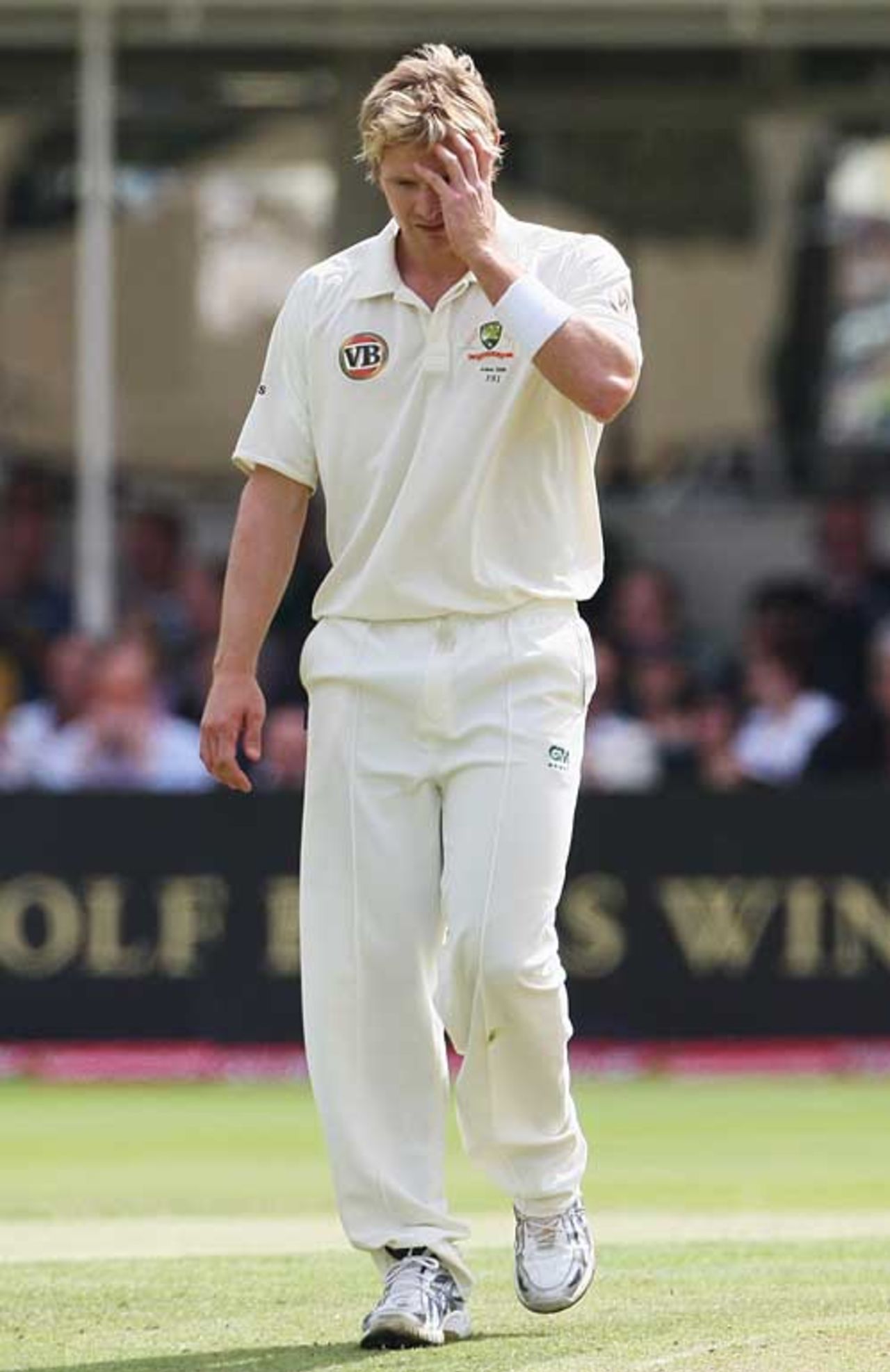 Shane Watson struggled during his short spell, England v Australia, 3rd Test, Edgbaston, 4th day, August 2, 2009