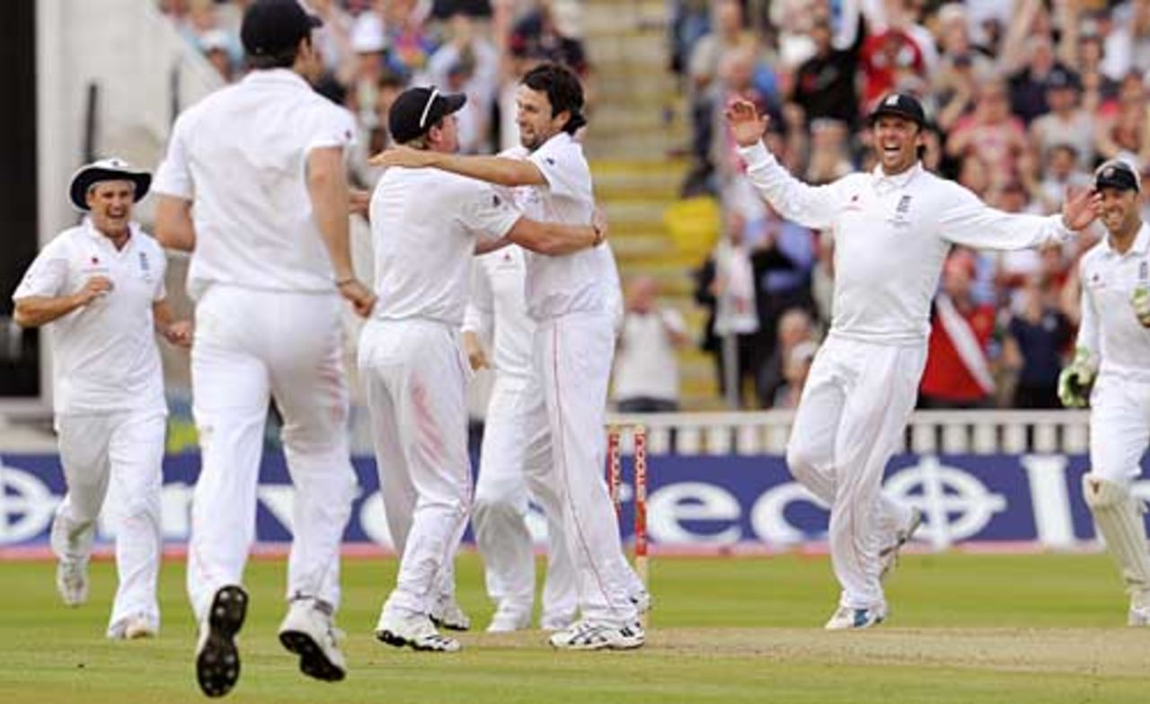 England celebrates as Graham Onions removes Simon Katich, England v Australia, 3rd Test, Edgbaston, 4th day, August 2, 2009