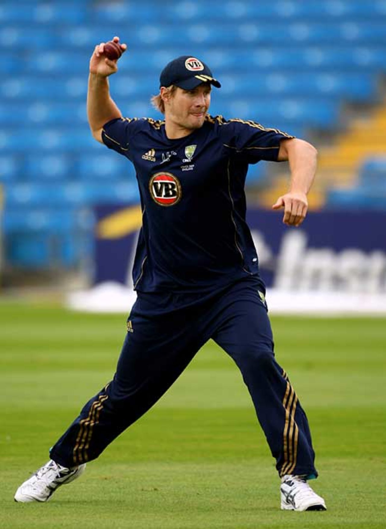 Shane Watson hurls one in during a fielding drill , Headingley, August 5, 2009