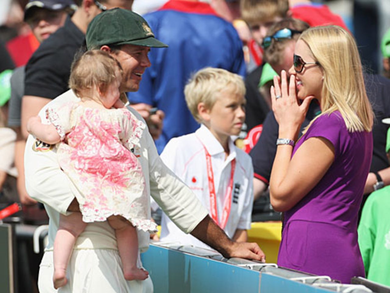 Ricky Ponting greets his wife and daughter, England v Australia, 4th Test, Headingley, 3rd day, August 9, 2009