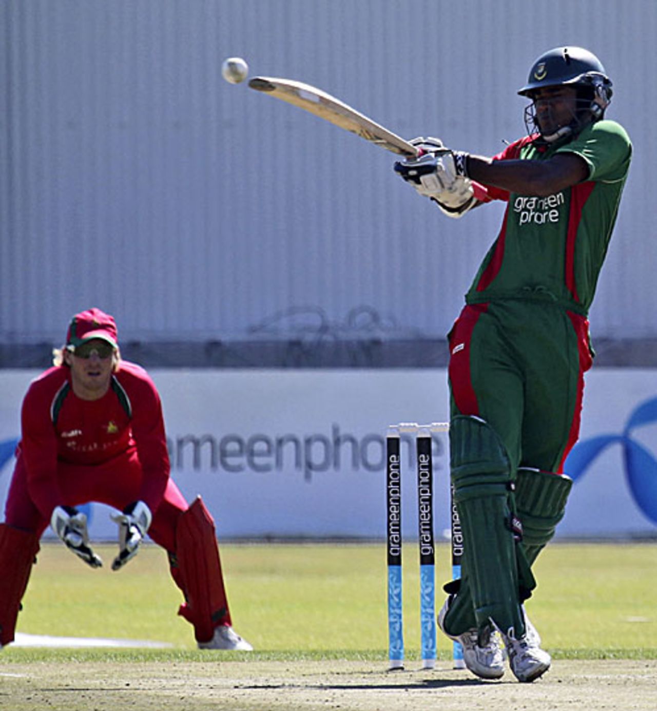 Junaid Siddique dispatches a short ball, Zimbabwe v Bangladesh, 2nd ODI, Bulawayo, August 11, 2009