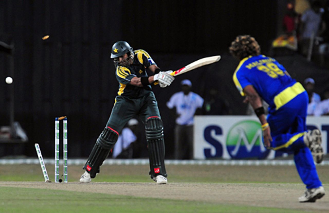 Shoaib Malik is bowled by Lasith Malinga, Sri Lanka v Pakistan, only Twenty20 international, Colombo, August 12, 2009
