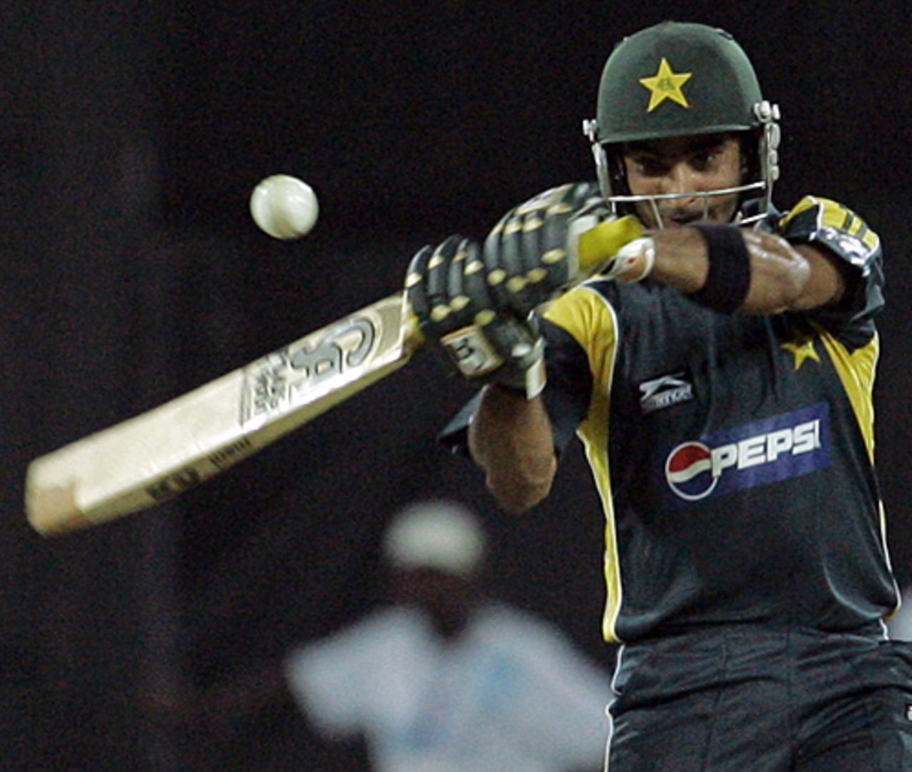 Imran Nazir goes over the top, Sri Lanka v Pakistan, only Twenty20 international, Colombo, August 12, 2009