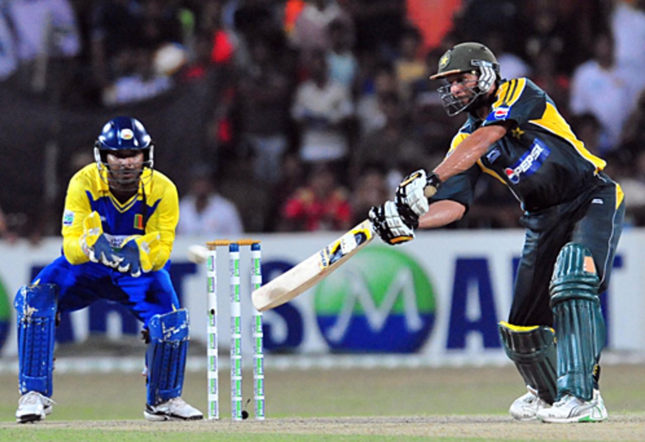 Shahid Afridi smashes one over point, Sri Lanka v Pakistan, only Twenty20 international, Colombo, August 12, 2009