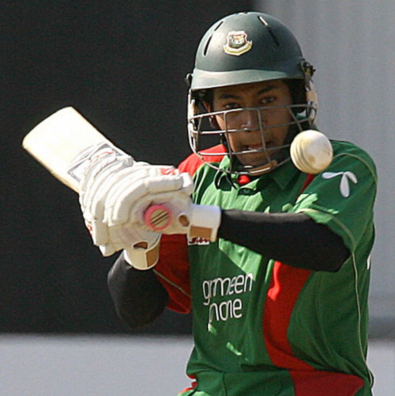 Mushfiqur Rahim shapes to pull, Zimbabwe v Bangladesh, 3rd ODI, Bulawayo, August 14, 2009
