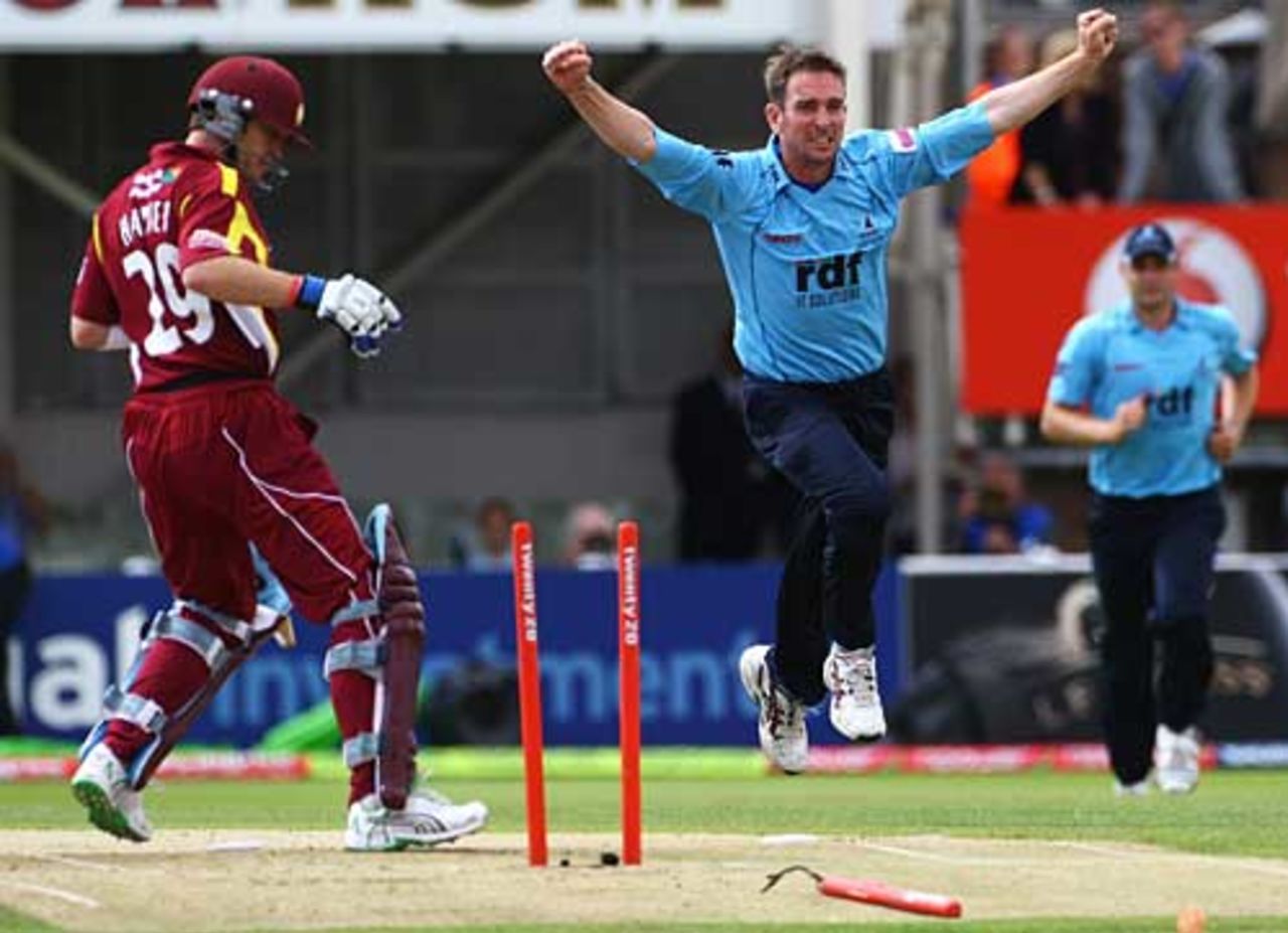 James Kirtley claimed the key wicket of Ian Harvey, Northamptonshire v Sussex, Twenty20 Cup semi-final, Edgbaston, August 15, 2009